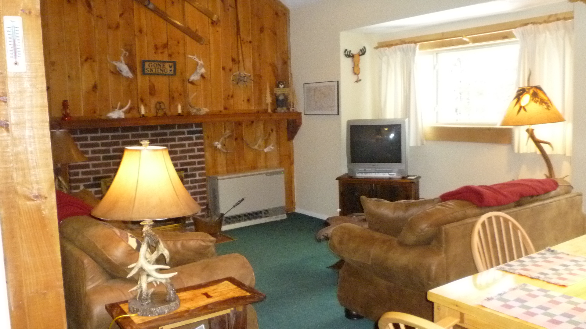 3 Bedroom Townhouse Pegwood Condominiums in Campton, NH = 112,500.